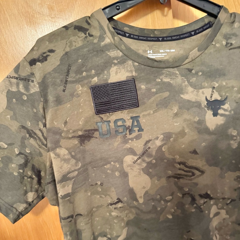 Men’s Camo Under Armour Tee